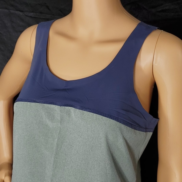 (NWOT) Brooks Workout Top - Picture 2 of 8